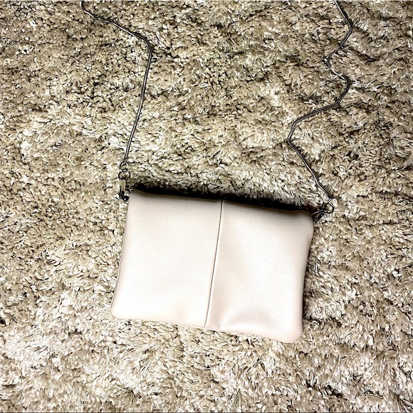 Purse and sandals, perfect for spring and summer. - Picture 2 of 6